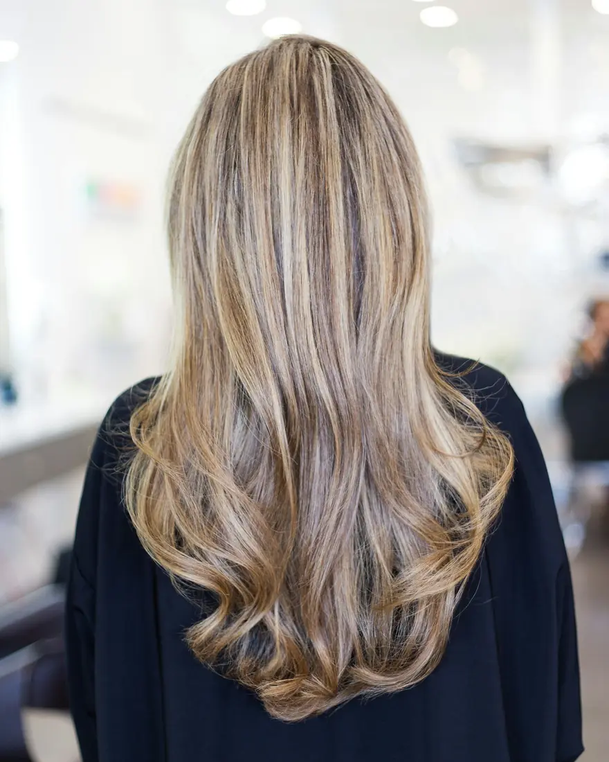 Lange Haare mit weicher Balayage